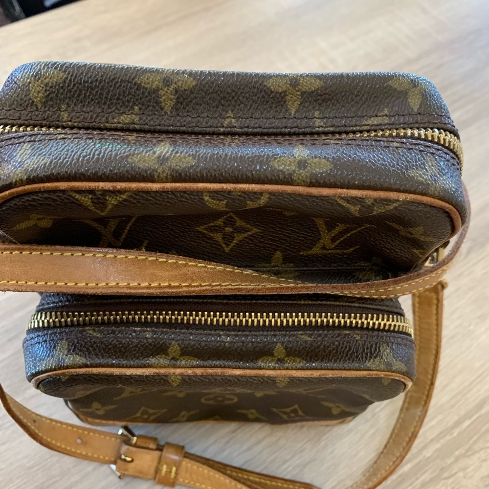 Auténtico Luis Vuitton crossbody